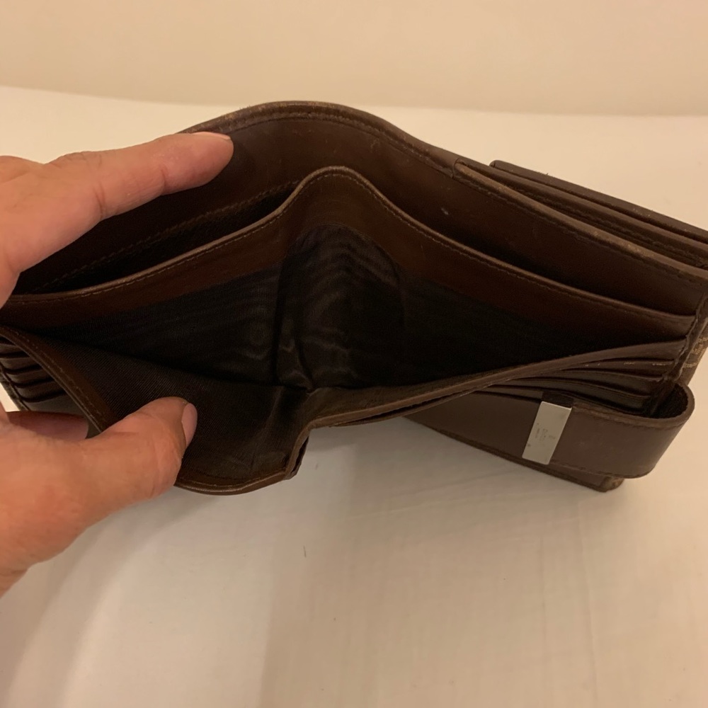 Gucci Wallet - Picture 4 of 4